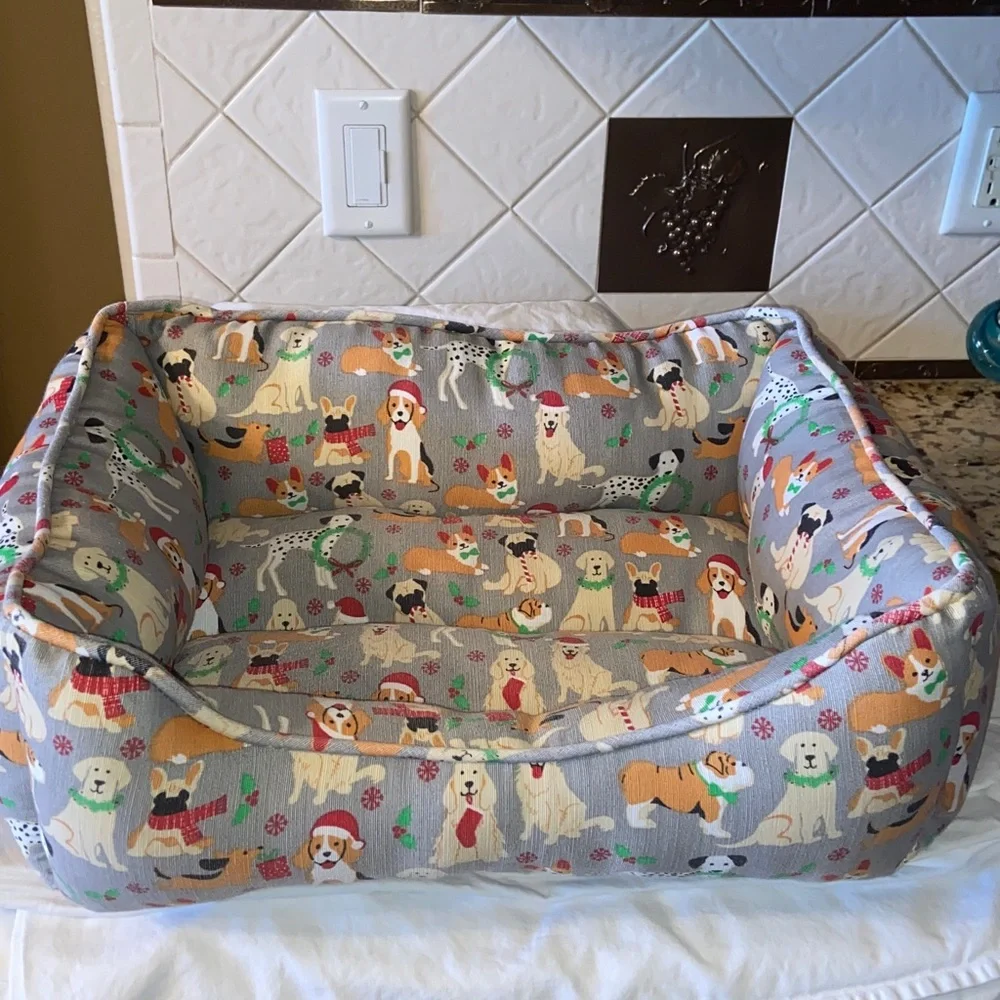Nwot HOUND HOME CHRISTMAS CUDDLER PET DOG CHRISTMAS BED